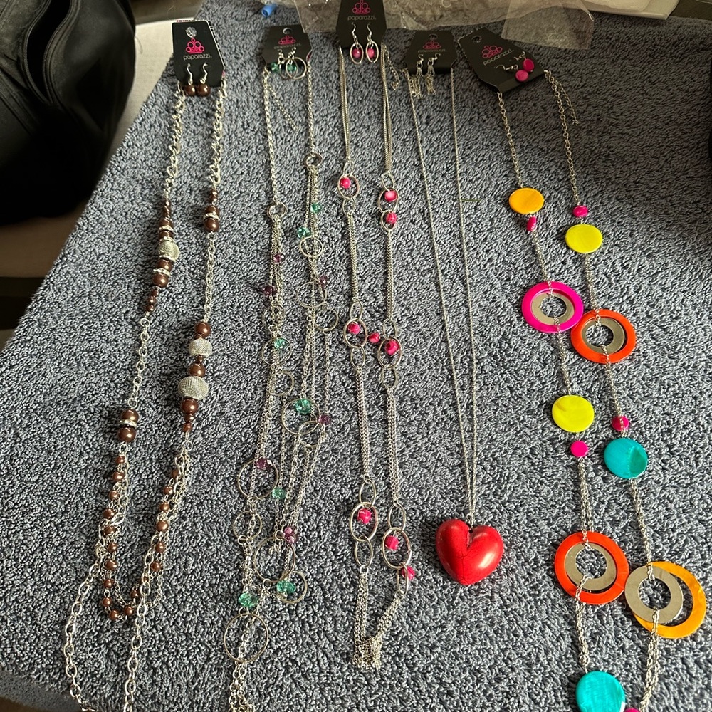 5 Paparazzi Necklaces